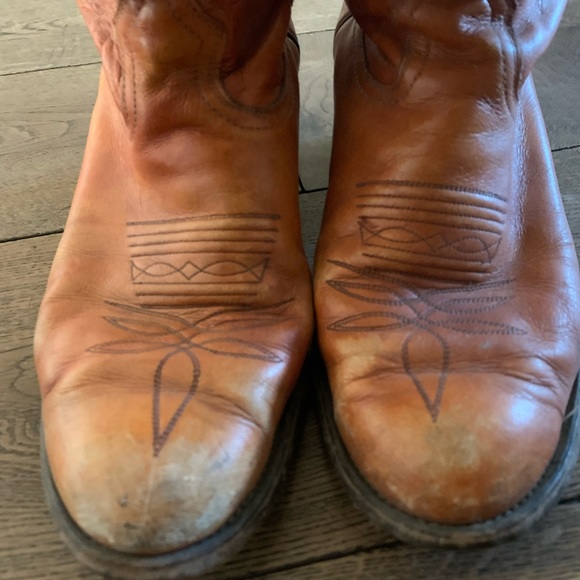 Vintage cowboy boots.I wear an 11 woman’s and they fit - Picture 3 of 4